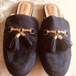 Victoria K navy blue suede loafers  tassel size 10